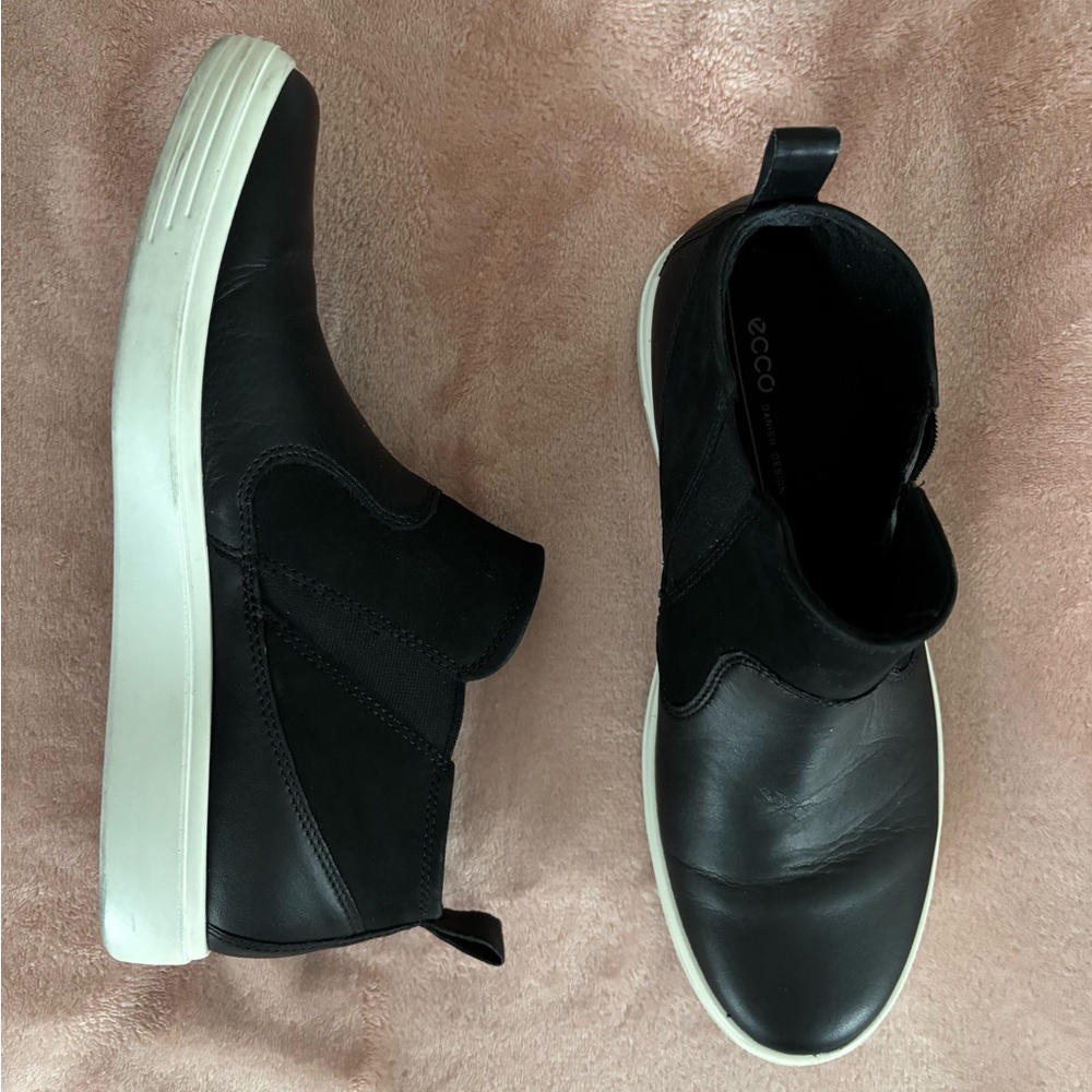 Ecco Soft 7 Side Zip Bootie
